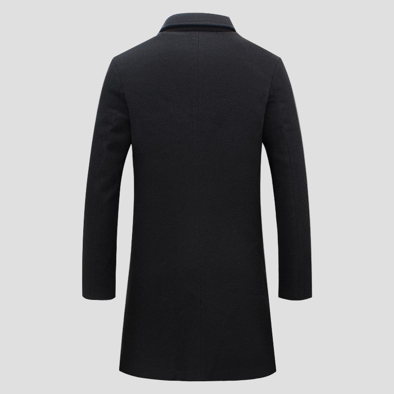 Men’s Coat with Collar and Straight Closure