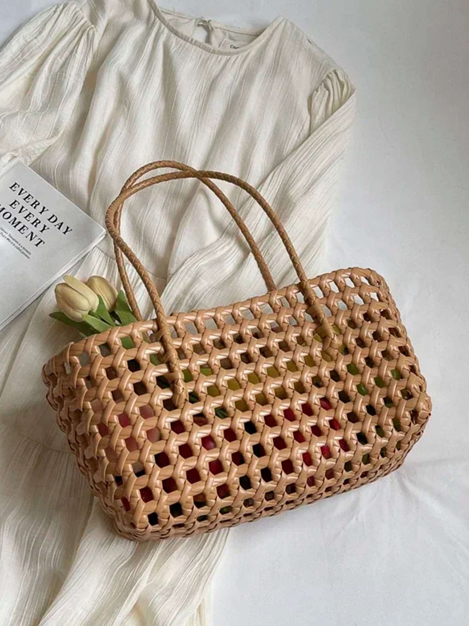 Crishell Hollow Woven Bag
