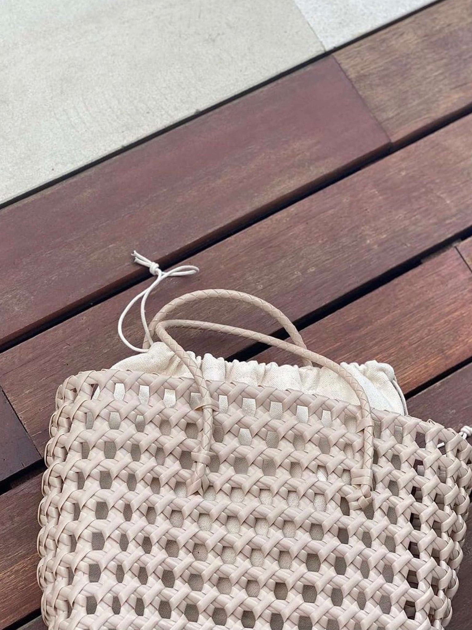 Crishell Hollow Woven Bag
